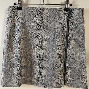 Elegant Black and Gray Snake Print Mini Skirt